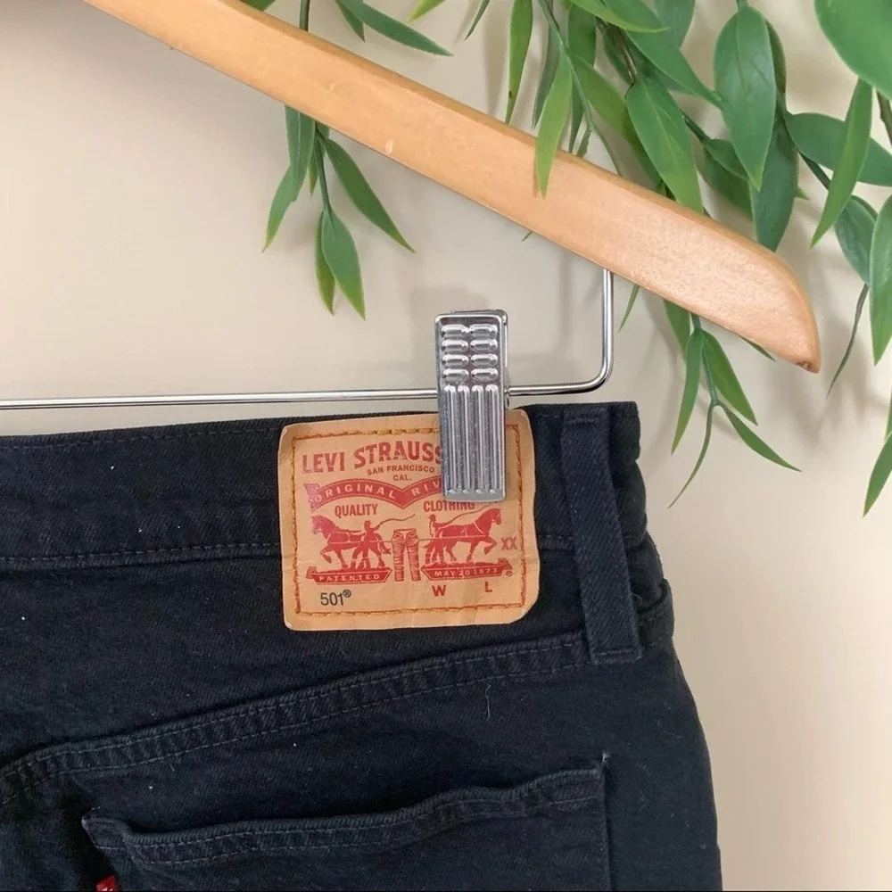 Levis 501 Rolled up distressed jean‎ Shorts. Sz 28